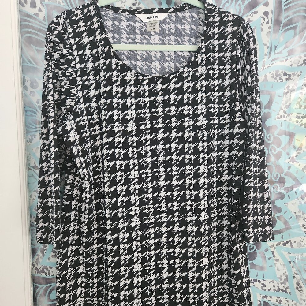 Alia Houndstooth Soft Knit Top Sz M